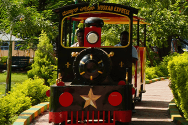 Muskan train